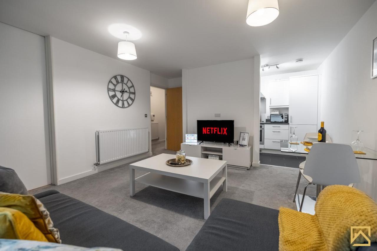 Modern 1 Bed In Central Mk, Free Parking, Smart Tv, Manhattan House By Valore Property Services 米尔顿凯恩斯 外观 照片